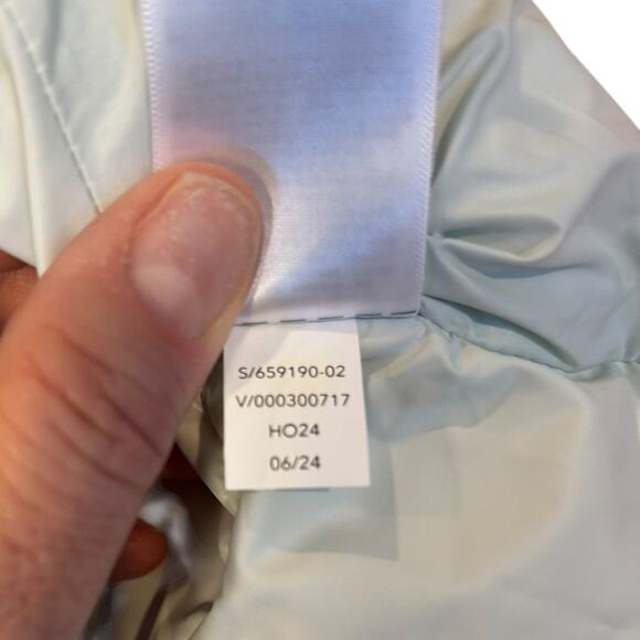 NWT ATHLETA Glacier Green Downtown Full Zip Insulated Puffer Vest Women's Medium - Picture 11 of 12